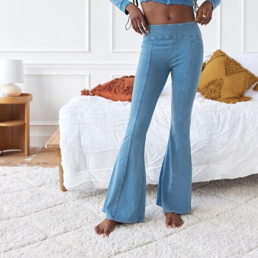 Urban outfitters "Aria " pants light blue